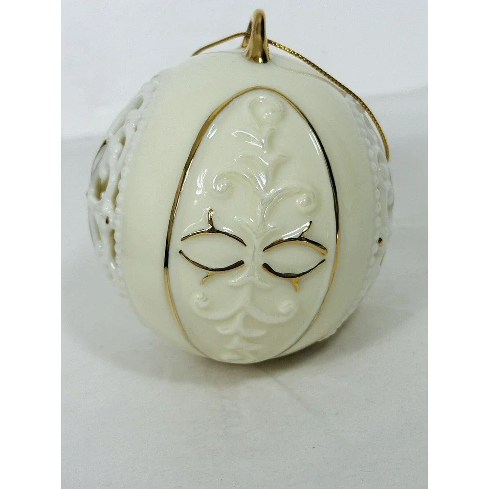 Elegant Round‎ Ivory & Gold Egg Ceramic Reticulated Christmas Ornaments By Ganz